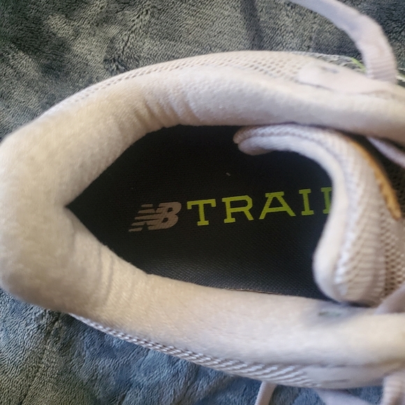 New Balance Fresh Foam X Hierro V6 Gray/Green WTHIERO6 woman's size 11 sneakers - Picture 11 of 11